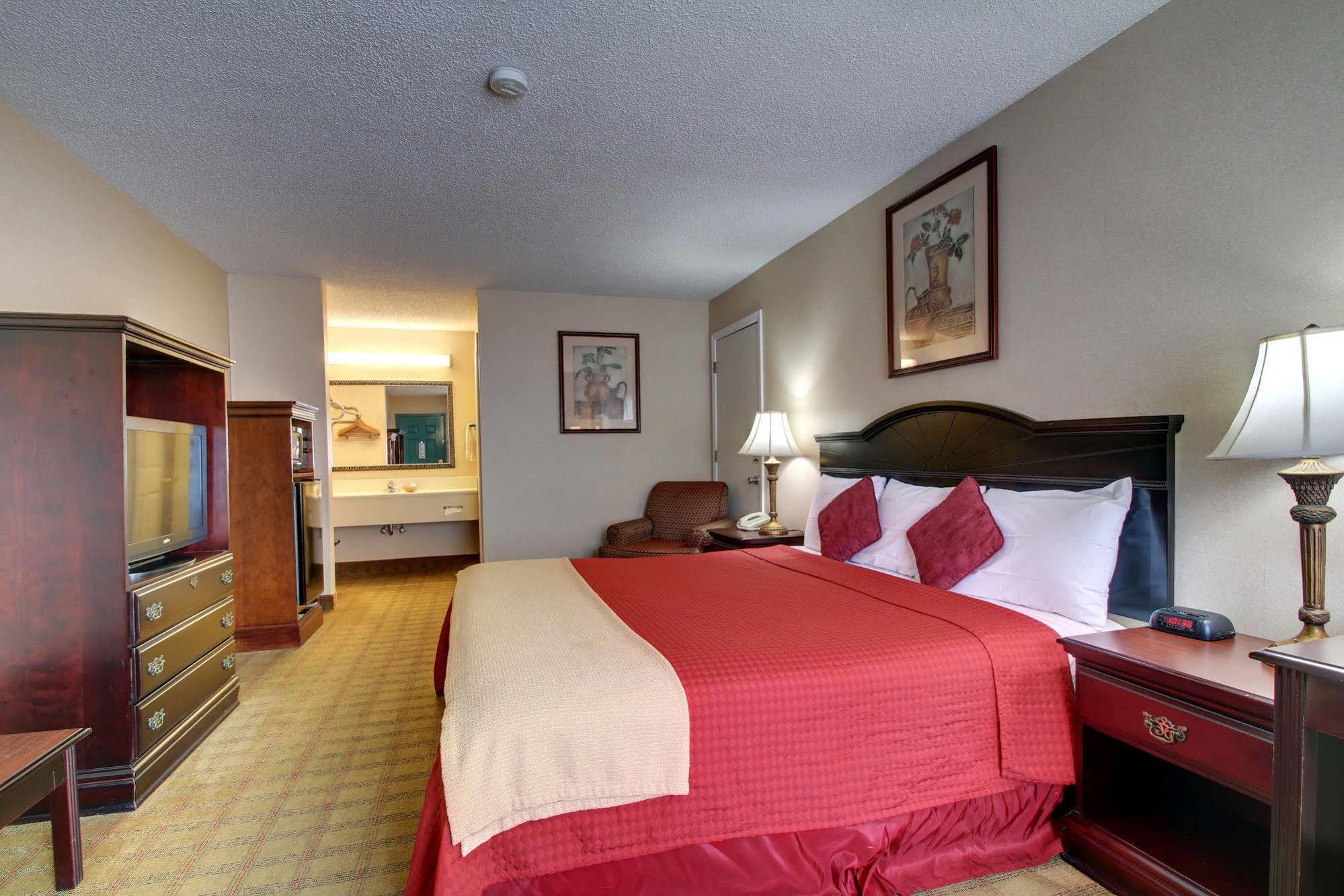 Key West Inn - Roanoke Bagian luar foto